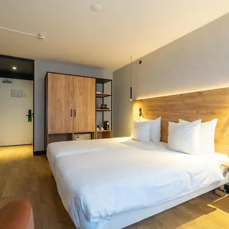 Skotel The Hague, Hotelschool * Haga