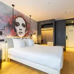 Skotel The Hague, Hotelschool מלון