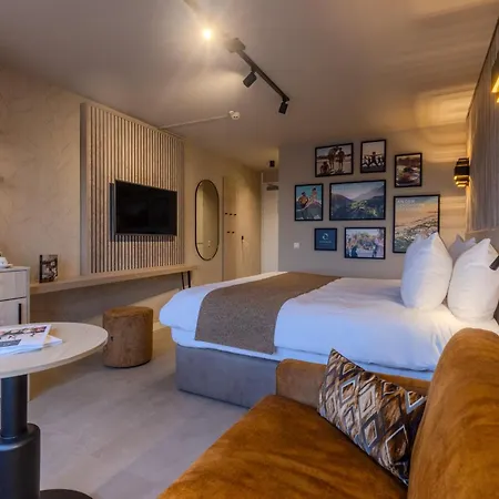 Skotel The Hague, Hotelschool Lahey