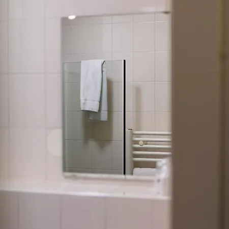 Skotel The Hague, Hotelschool Отель