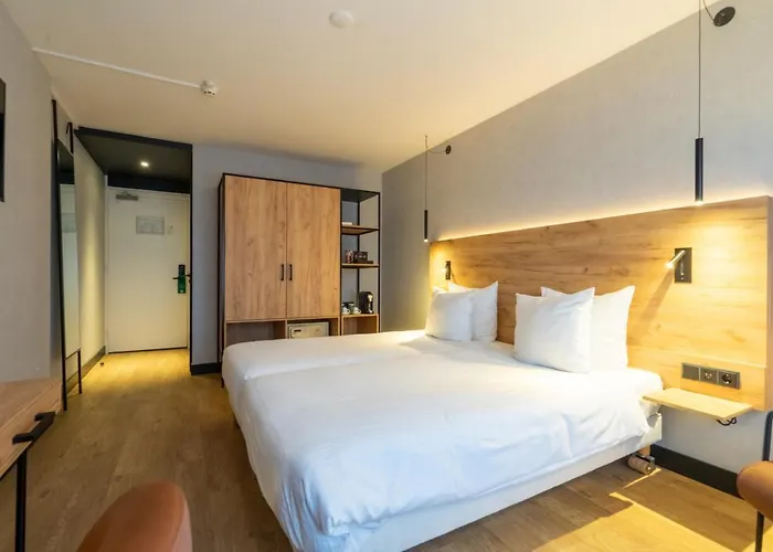 Skotel The Hague, Hotelschool * La Haye