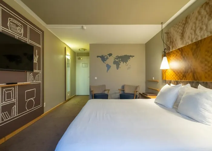 Skotel The Hague, Hotelschool Lahey