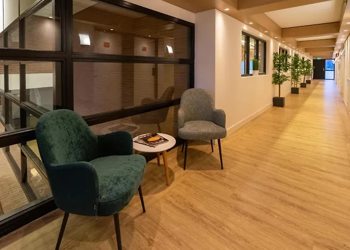 Skotel The Hague, Hotelschool Lahey